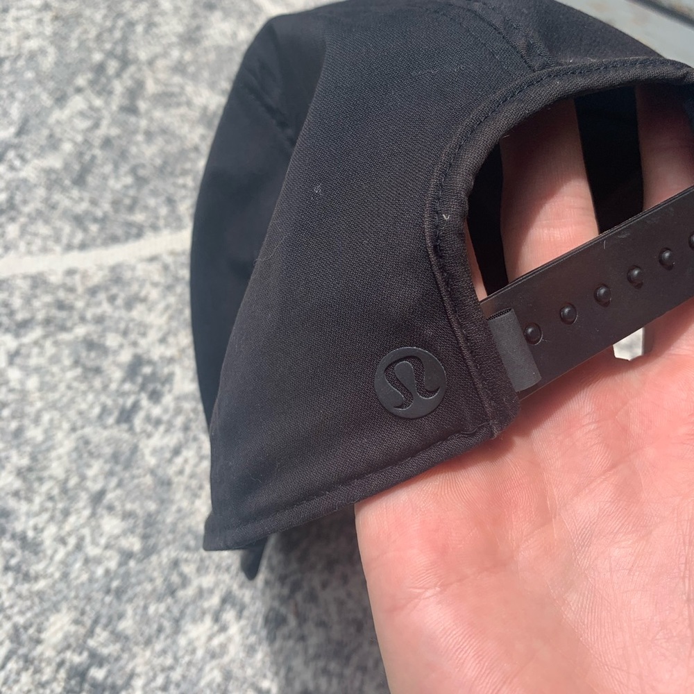 Men’s LuLuLemon Hat